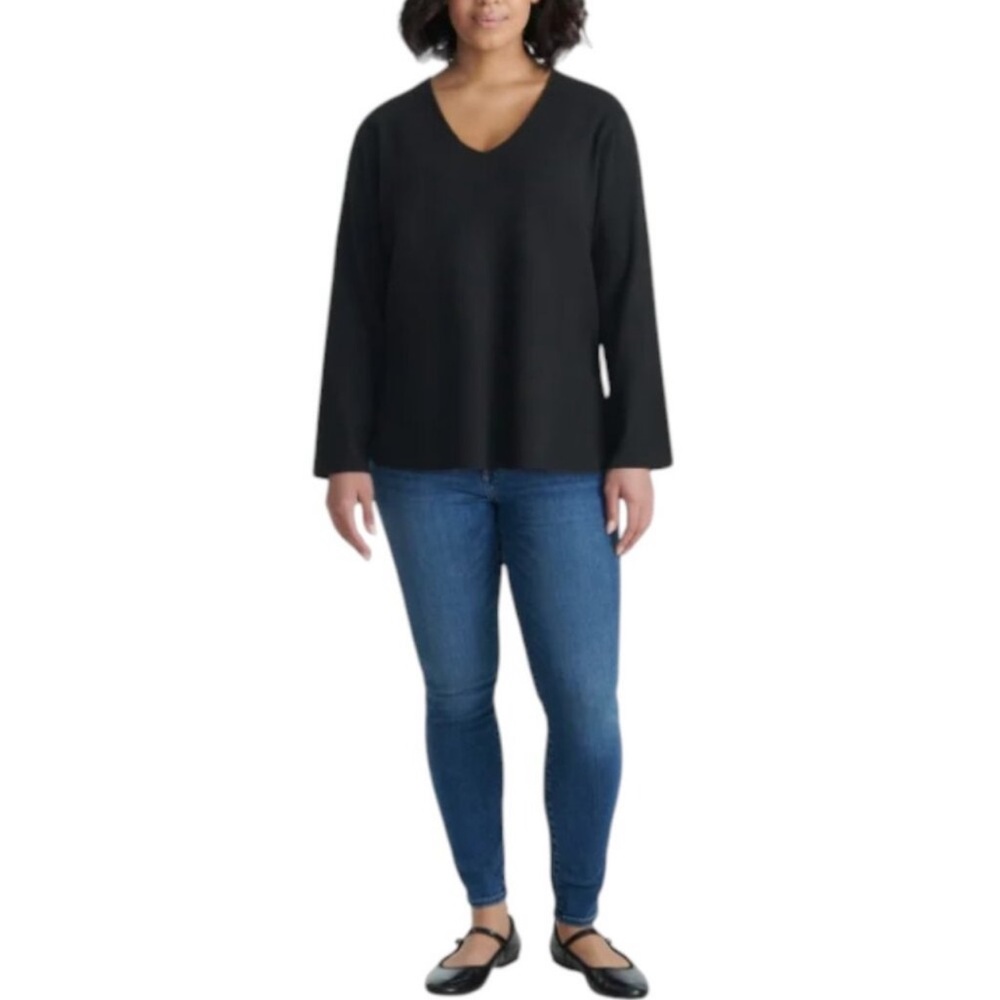 M: Splendid Soft V-Neck Sweater